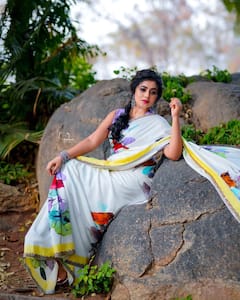 Poorna Photos: నేలమీద జాబిలి అంటే ఏమో అనుకుంటాం కానీ, నిజమేనండోయ్