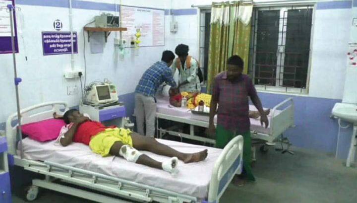 3 killed in van accident near Trichy திருச்சி அருகே பாதயாத்திரை சென்ற பக்தர்கள் கூட்டத்தில் வேன் புகுந்ததில் 3 பேர் பலி..