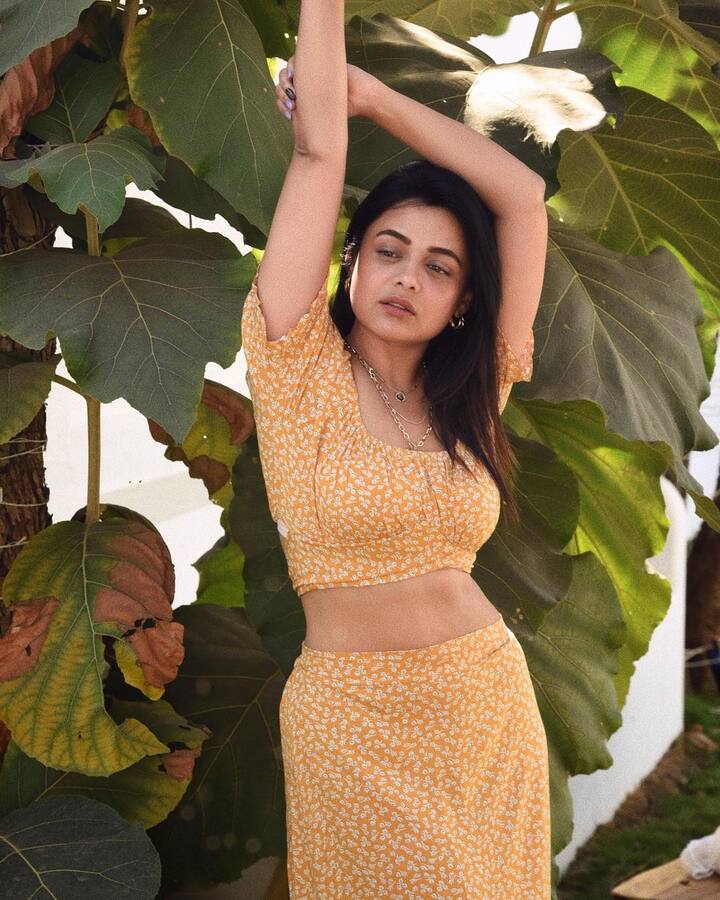सोशल मिडीयावर तिचा मोठा चाहतावर्ग आहे. (Photo : @prarthana.behere/IG)