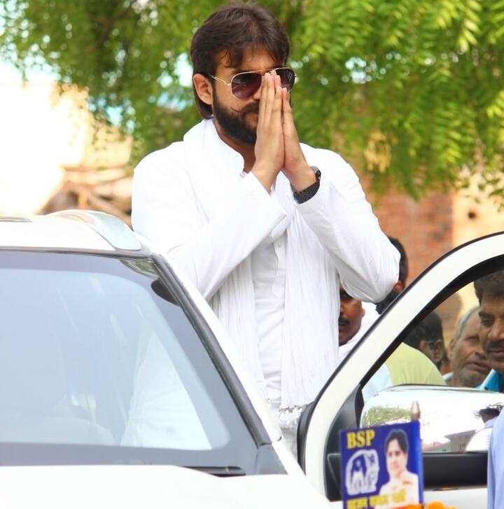 मुख्तार की पत्नी के पास एक एक एनपी बोर रिवाल्वर है. वहीं बेटे अब्बास के पास कुल आठ हथियार हैं. बता दें कि अब्बास नेशनल लेवल के शूटर भी हैं.