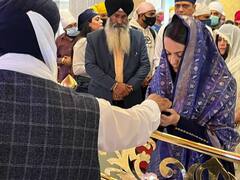 Ekta Kapoor ਨਾਲ ਗੁਰਦੁਆਰਾ ਬੰਗਲਾ ਸਾਹਿਬ ਪਹੁੰਚੀ Kangana Ranaut, ਵੇਖੋ ਤਸਵੀਰਾਂ