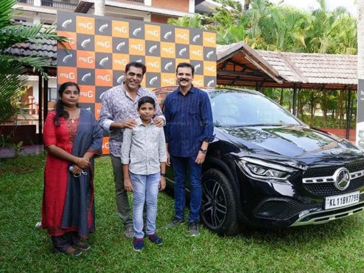 Kerala Businessman gave a Benz car as a gift to his employee Costly Gift: కష్టానికి దక్కిన బహుమతి, తన ఉద్యోగికి బెంజ్ కారును గిఫ్టుగా ఇచ్చిన యజమాని