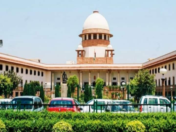 SC sets aside Punjab Haryana HC order staying Haryana govt law providing 75 percent reservation private sector jobs Private Sector Reservation: हरियाणातील 75% भूमीपुत्र आरक्षणावरील हायकोर्टाची अंतरिम स्थगिती सुप्रीम कोर्टाकडून निष्प्रभ