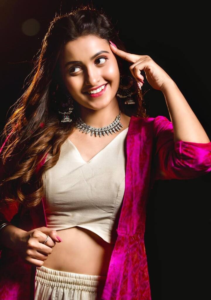 దీపికా పిల్లి లేటెస్ట్ స్టిల్స్ - Image Credit: Deepika Pilli/Instagram