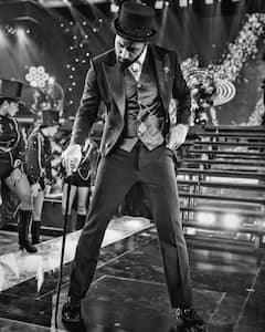 Is Vicky Kaushal Turns Into A Magician? SEE PICS