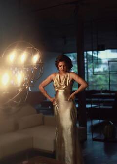 Actress Madonna Sebastian | தங்கமென தகதகனு ஜொலிக்கும் மடோனா செபாஸ்டியன்..! லேட்டஸ்ட் க்ளிக்ஸ்!