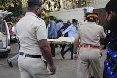 Bappi Lahiri Last Rites : উচ্চারিত হল ' অসতো মা সদ্গময় ', চলে গেলেন ডিস্কো কিং, ধরা রইল মুহূর্ত-ছবি