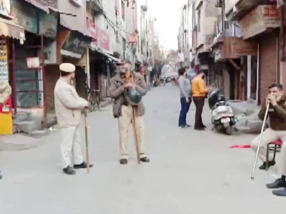 Delhi के ओल्ड सीमापुरी इलाके में संदिग्ध बैग में मिली IED, जांच करने पहुंची थी NSG, दिल्ली पुलिस और स्पेशल सेल Delhi के ओल्ड सीमापुरी इलाके में संदिग्ध बैग में मिली IED, जांच करने पहुंची थी NSG, दिल्ली पुलिस और स्पेशल सेल