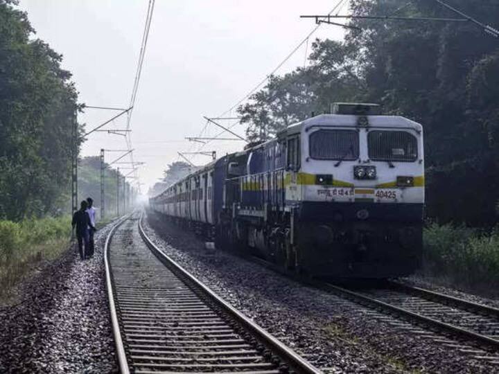 Train Cancelled List Today, 17 February 2022: आज फिर Railways ने रद्द की कई ट्रेनें, यात्रा से पहले ऐसे जानें अपनी ट्रेन का स्टेटस Train Cancelled List 17 February 2022 Indian Railways canceled many trains, know the status of your train before traveling Train Cancelled List Today, 17 February 2022: आज फिर Railways ने रद्द की कई ट्रेनें, यात्रा से पहले ऐसे जानें अपनी ट्रेन का स्टेटस