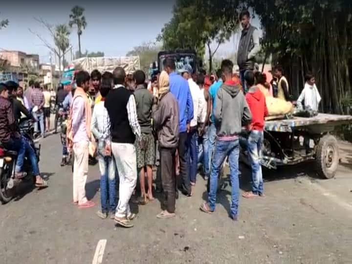 Bihar: Uncle-nephew died after being hit by a vehicle, angry people created a ruckus by blocking the road ann Samastipur Road Accident: वाहन की चपेट में आकर चाचा-भतीजा की मौत, नाराज लोगों ने सड़क जामकर किया हंगामा