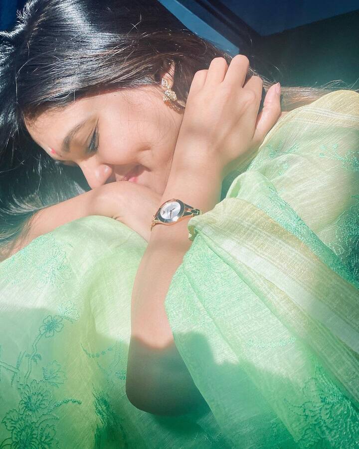 கொடைக்கானல் போனா அங்க மேகம் உன்ன சுத்தும்...