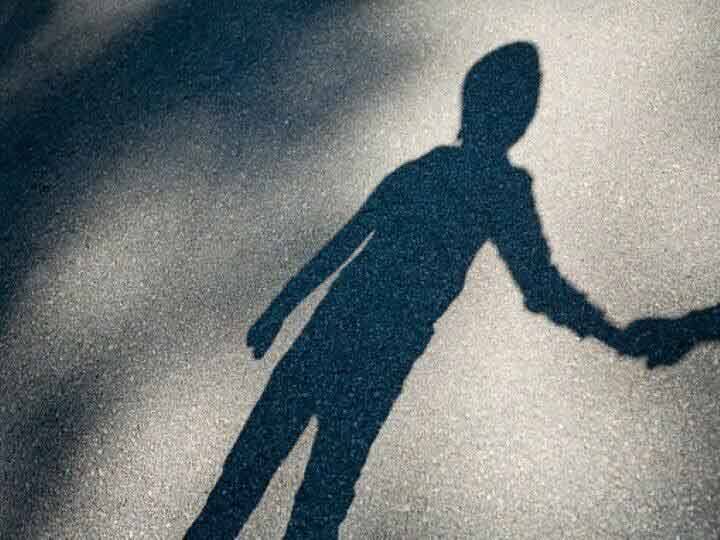 US New York Rural State Kidnapping US Police 2019 में लापता हुई थी चार साल की बच्ची, अब सीक्रेट रूम में सीढ़ियों के नीचे मिली