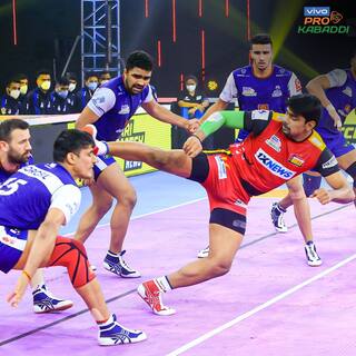Pro Kabaddi League के अपने आखिरी मुकाबले में Bengaluru Bulls ने Haryana Steelers को रौंदा, पवन ने रचा इतिहास