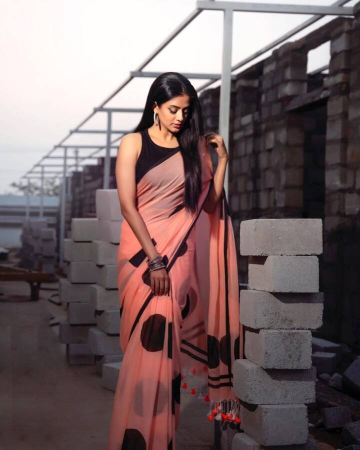 ఆ సినిమాకు మంచి ఫీడ్ బ్యాక్ రావడంతో అమాంతం రెమ్యునరేషన్ ను పెంచేసింది ప్రియమణి. -Image credit: Priyamani/Instagram