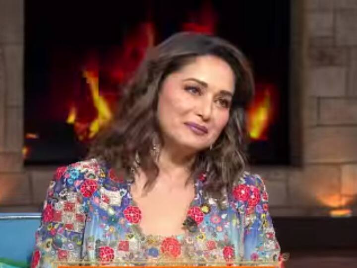 the kapil sharma show madhuri dixit autograph sanjay kapoor kapil sharma video The Kapil Sharma Show: Madhuri Dixit को जब पड़ गई थी ऑटोग्राफ देने की आदत, काम के पेपर पर ही लिख दिया था- लव माधुरी दीक्षित