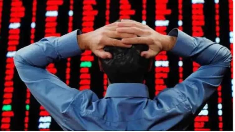 Stock Market Today Sensex down 389 points today Stock Market Today: સપ્તાહના અંતિમ દિવસે લાલ નિશાન પર બંધ રહ્યું શેરબજાર