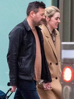 In Pics: प्यार में दीवानी हुई ये महिला सांसद, 20 साल बड़े शख्स के साथ रोमांस करते तस्वीर वायरल, क्या आप पहचानते हैं इन्हें?