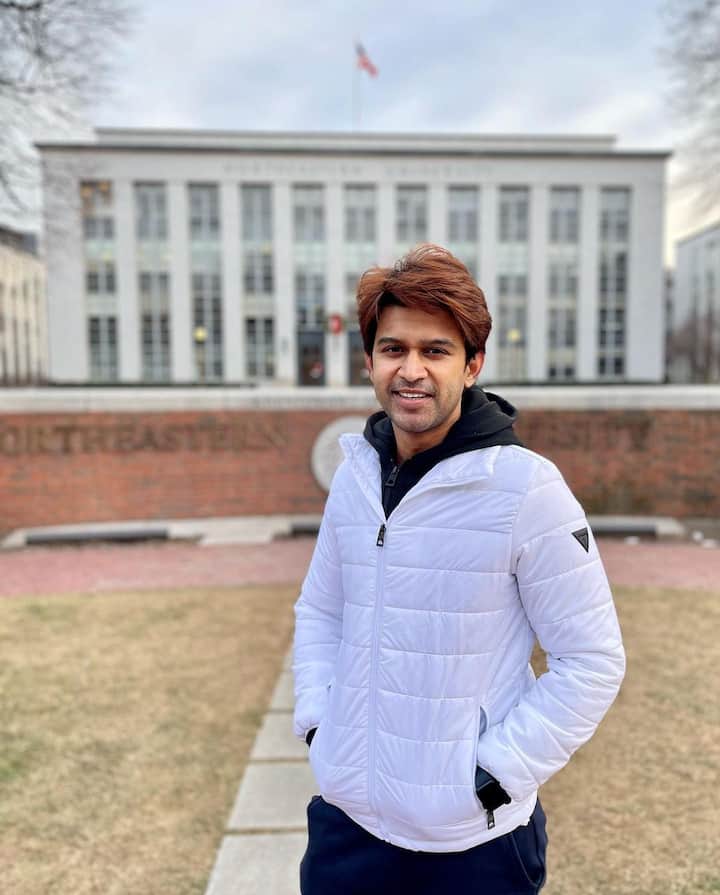 ట్రావెలింగ్ అంటే అభిజిత్ కు చాలా ఇష్టం.  -Image credit: Abijeeth/Instagram