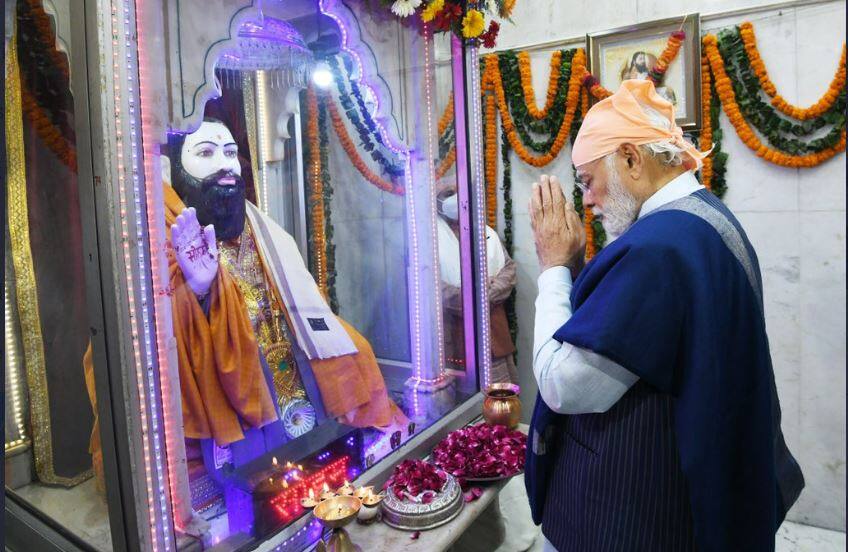 Ravidas Jayanti: Political parties including PM Modi bow down Sant Ravidas, Mayawati targeted the leaders Ravidas Jayanti: पीएम मोदी समेत तमाम राजनीतिक दलों ने संत रविदास को किया नमन, मायावती बोलीं- इन नेताओं ने स्वार्थ की खातिर मत्था टेका