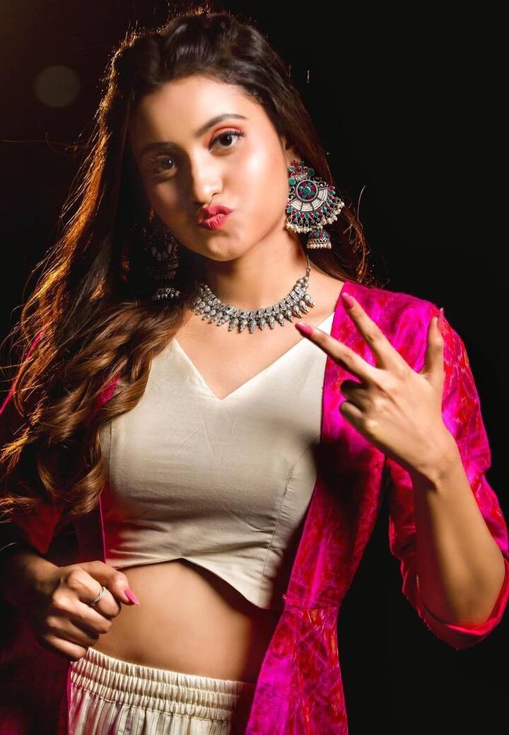 దీపికా పిల్లి లేటెస్ట్ స్టిల్స్ - Image Credit: Deepika Pilli/Instagram