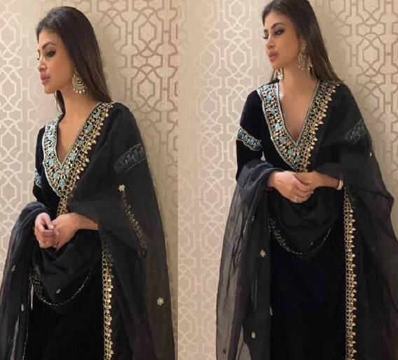 मौनी रॉयच्या नव्या लूकवर चाहते फिदा!