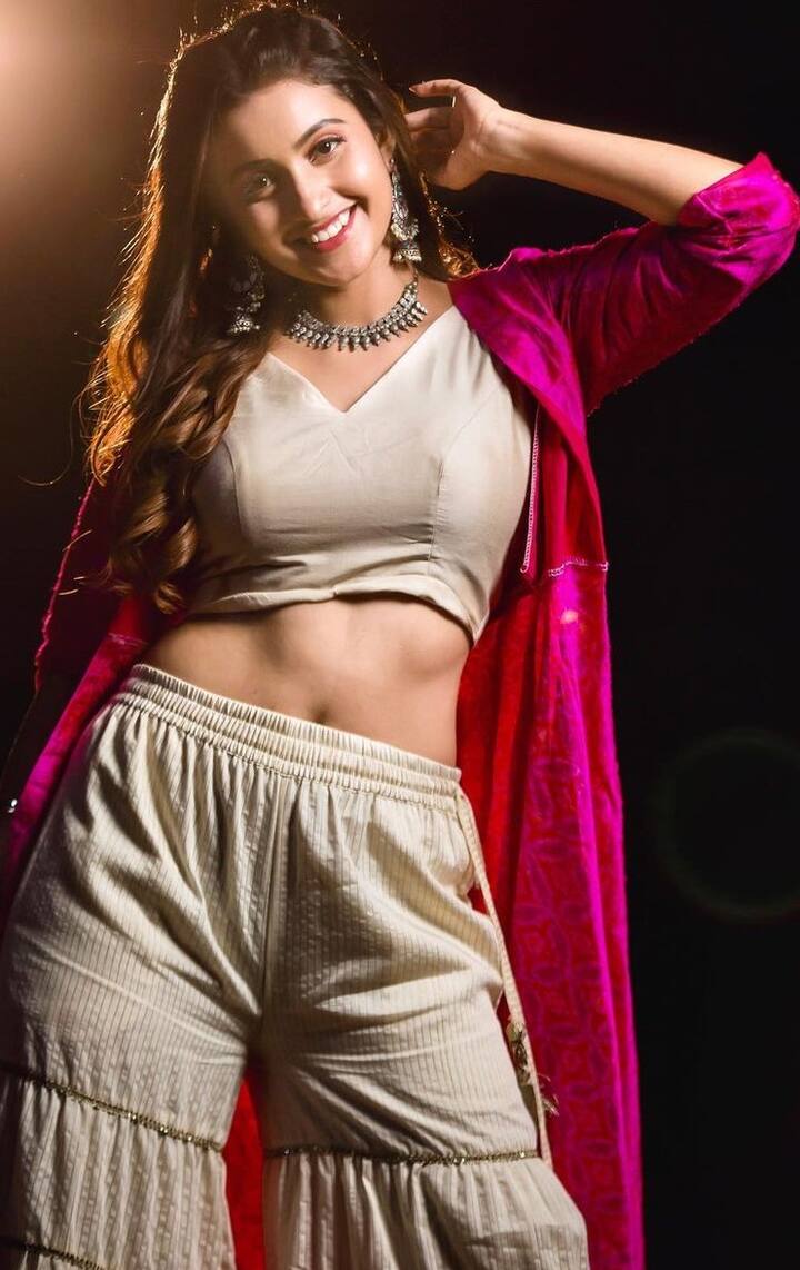 దీపికా పిల్లి లేటెస్ట్ స్టిల్స్ - Image Credit: Deepika Pilli/Instagram