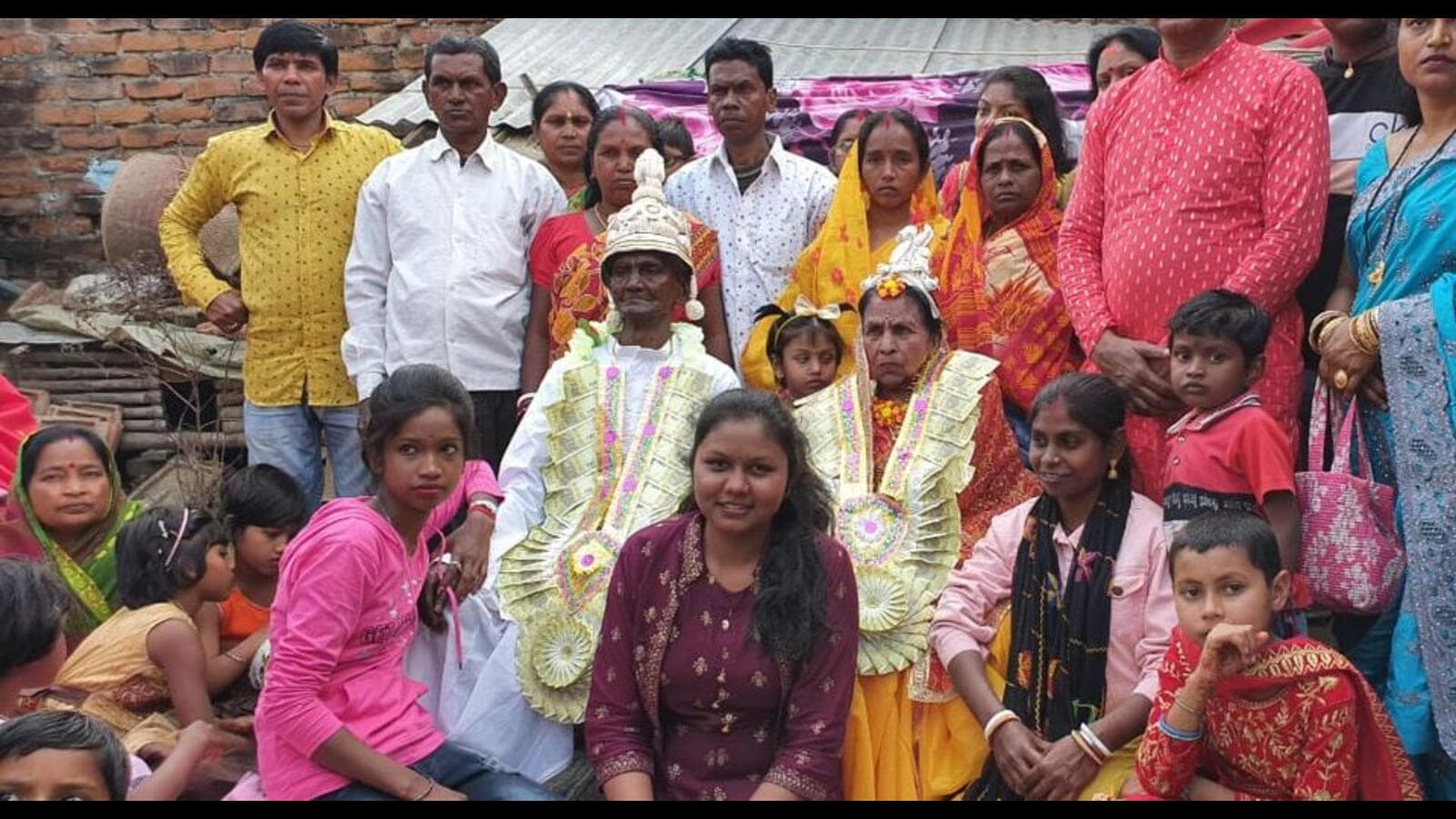 `நூறாவது வயதில் இரண்டாவது திருமணம்!’ - மேற்கு வங்கத்தில் பேரக் குழந்தைகளின் ஆசையை நிறைவேற்றிய முதியவர்!