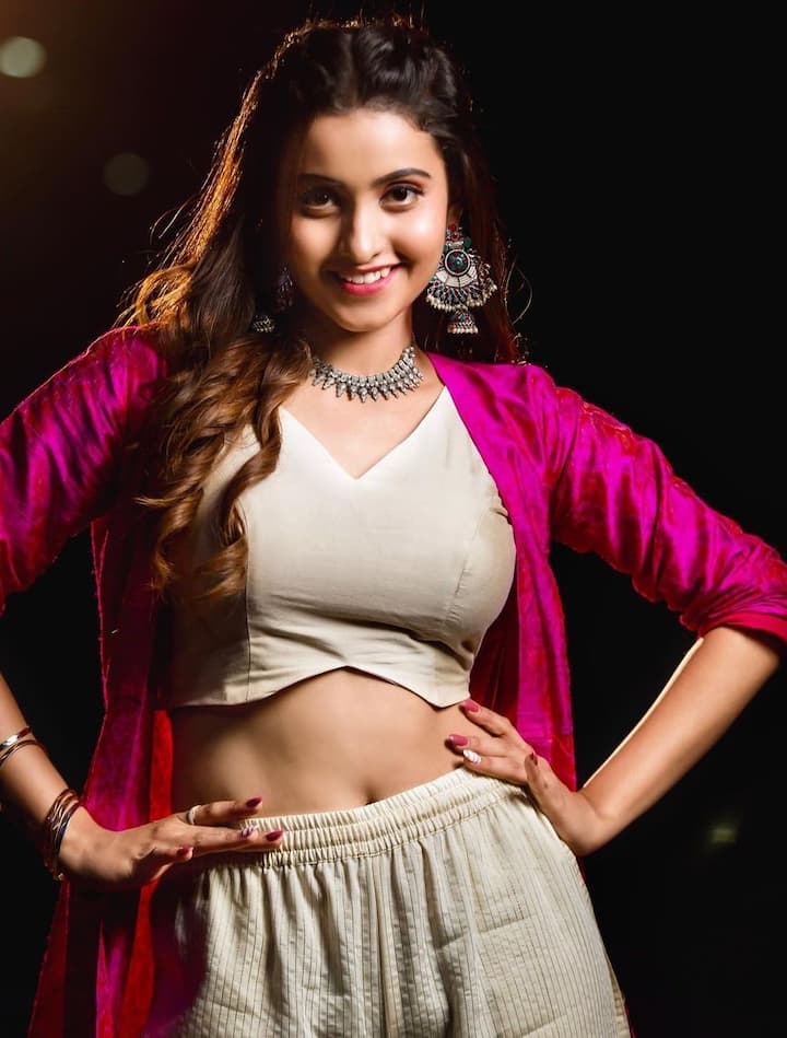 దీపికా పిల్లి లేటెస్ట్ స్టిల్స్ - Image Credit: Deepika Pilli/Instagram