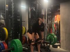 Watch: भारी-भरकम डम्बल उठाकर Disha Patani दे रही हैं फिटनेस के मामले में बॉयफ्रेंड Tiger Shroff को टक्कर, देखें वीडियो