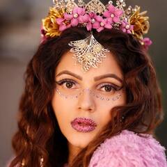 Rubina Dilaik Photos: सिर पर फूलों का ताज, होठों पर चमक, रुबीना दिलैक की नई तस्वीरों को देखते ही रह जाएंगे आप