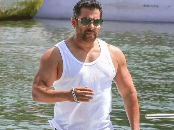 Salman Khan Networth: सलमान खान एक महीने में ही कमा लेते हैं करोड़ों, नेटवर्थ के बारे में जानकर लगेगा जोर का झटका! Salman Khan Networth: सलमान खान एक महीने में ही कमा लेते हैं करोड़ों, नेटवर्थ के बारे में जानकर लगेगा जोर का झटका!