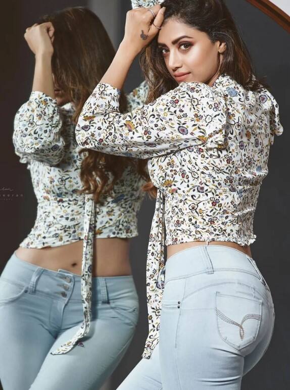 காட்டில் தொலைந்தேன் வழியாய் வந்தனை