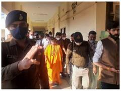 Bhopal: अश्लील वीडियो कॉल से जुड़े मामले में प्रज्ञा ठाकुर ने कोर्ट में दर्ज कराया बयान, जानें क्या कहा?