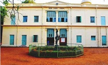 Visva Bharati University: বিশ্বভারতীতে হস্টেল খোলার দাবিতে সকাল থেকে দফায় দফায় বিক্ষোভ পড়ুয়াদের। Bangla News