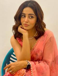 In Pics : साडीमध्ये अधिकच खुलतं नेहाचं सौंदर्य; चाहते घायाळ!