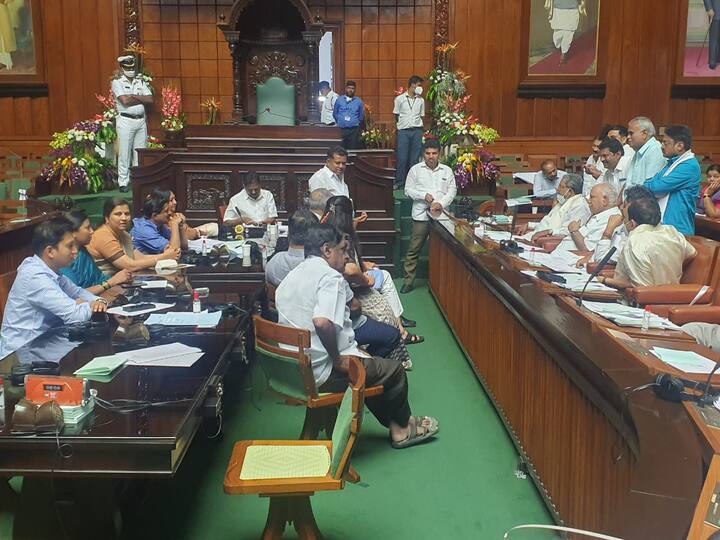 ईश्वराप्पा यांच्या या वक्तव्यावरुन कर्नाटक विधानसभेत गोंधळ निर्माण झाला.
