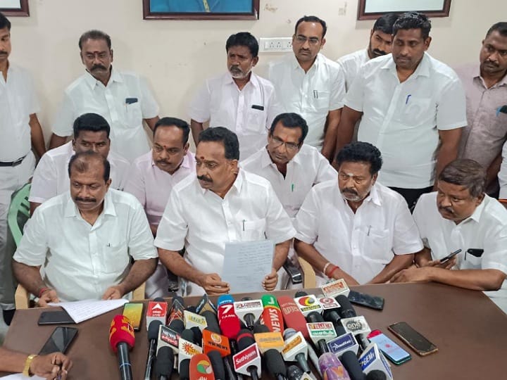 Local Body Election 2022 | கரூர் : அதிமுக அலுவலகத்தில் தேர்தல் பறக்கும் படையினர் சோதனை..