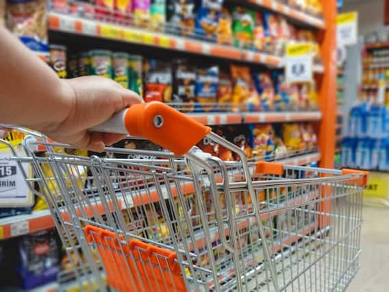 Inflation Impact: પ્રોડક્ટના ભાવ વધારવાને બદલે આ રીતે કંપની મોંઘવારીનો સામનો કરી રહી છે, જાણો વિગતે Inflation Impact: પ્રોડક્ટના ભાવ વધારવાને બદલે આ રીતે કંપની મોંઘવારીનો સામનો કરી રહી છે, જાણો વિગતે