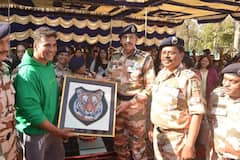 Akshay Kumar with itbp: দেহরাদূনে ভলিবলে মাতলে অক্ষয়, সঙ্গী আইটিবিপি জওয়ানরা