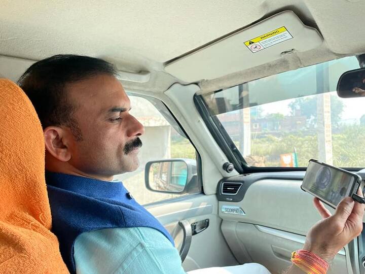 पूर्वांचल के बाहुबली नेता सुशील सिंह चंदौली की सैयदराजा सीट से बीजेपी के विधायक हैं. उनकी गाड़ियों के नंबर 0001 होते हैं.