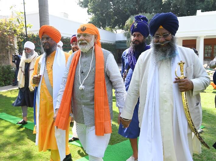 सूत्रों ने बताया कि आनंदपुर साहिब में कार सेवा के जत्थेदार बाबा साहिब सिंह, भेनी साहिब के सुरिंदर सिंह नामधारी दरबार, शिरोमणि अकाली बुद्ध दल के बाबा जस्सा सिंह, दमदामी टकसाल के हरभजन सिंह और तख्त श्री पटना साहिब के जत्थेदार ज्ञानी रणजीत सिंह भी बैठक में शामिल हुए.