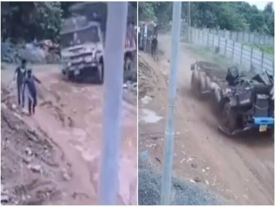 Watch: कच्चे रास्ते पर दो हिस्सों में टूटा ट्रक, लोग बोले- ‘आत्मा’ ने ‘शरीर’ का त्याग कर दिया Watch: कच्चे रास्ते पर दो हिस्सों में टूटा ट्रक, लोग बोले- ‘आत्मा’ ने ‘शरीर’ का त्याग कर दिया