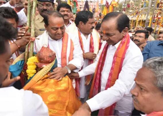 కుటుంబంతో కలిసి రానున్న సీఎం| Sammakka | Saralamma | ABP Desam