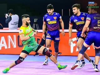 Pro Kabaddi: मंजित छिल्लर के हाई-5 की मदद से Patna Pirates को हराकर Playoffs का टिकट हासिल करने वाली तीसरी टीम बनी Dabang Delhi