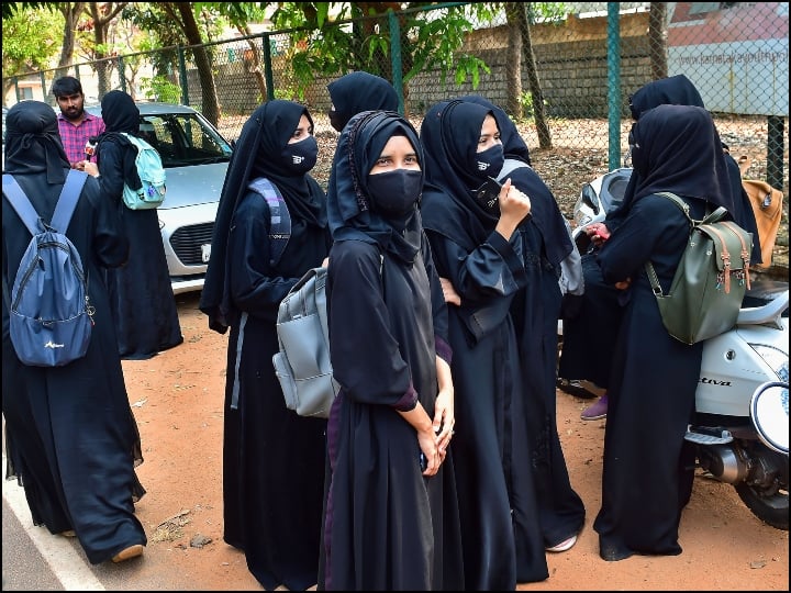Hijab Ban case Verdict Karnataka colleges upheld Karnataka High Court not mandatory religious practice Karnataka Hijab Row Verdict: హిజాబ్ ధరించడం తప్పనిసరి కాదు - కర్ణాటక హైకోర్టు సంచలన తీర్పు