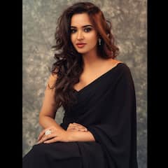 Pujita Ponnada Photos: చీరకట్టులో మరింత మెరిసిన తెలుగు అందం