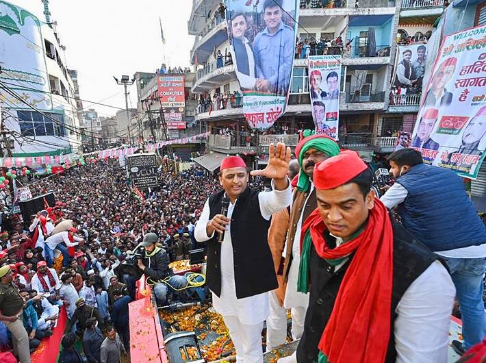 UP Election 2022: Akhilesh Yadav's Samajwadi Party on EVM 'स्ट्रांग रूम तक EVM पहुंचने तक पीछा करें', Akhilesh Yadav की SP ने कार्यकर्ताओं को दिए निर्देश