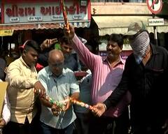 Ahmedabad Blast 2008 : પીડિત પરિવારોમાં જશ્ન, ફટાકડા ફોટી કરી ઉજવણી, જુઓ તસવીરો