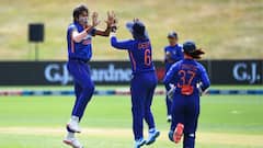 IND vs NZ: তৃতীয় ওয়ান ডে ম্যাচেও হার, সিরিজও খোয়ালেন হরমনপ্রীতরা