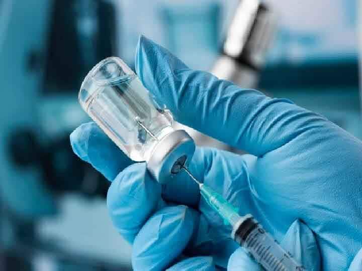 Singapore Doctor Caught Injecting Saline Solution Instead Of Covid Vaccine Fake Covid Vaccine: কোভিড টিকার বদলে রোগীকে স্যালাইন ইঞ্জেকশন, হাতেনাতে গ্রেফতার চিকিৎসক